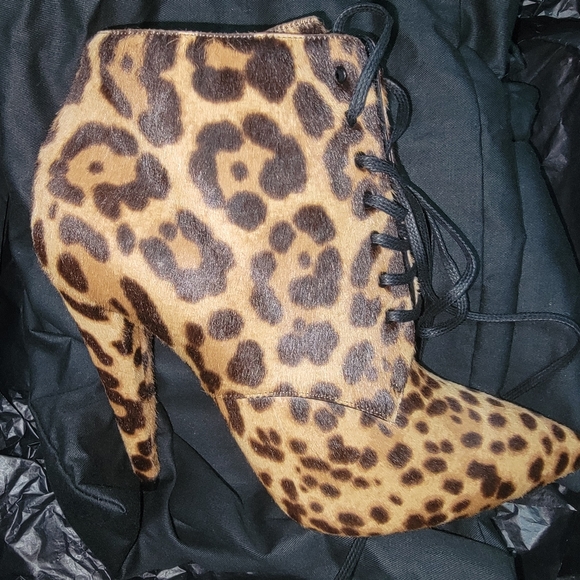 Brand New Saint Laurent Booties Size 39 - Picture 1 of 6